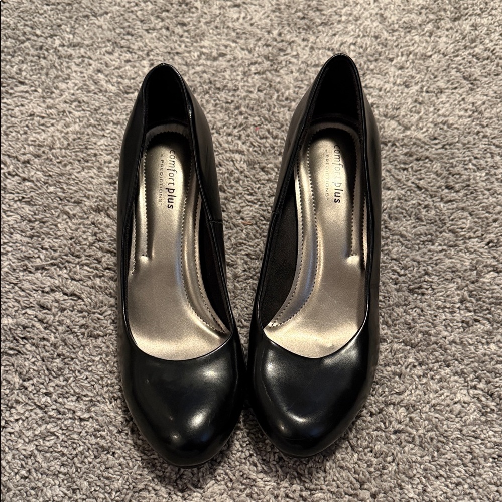 comfort plus by Predictions Black Patent Round-Toe Heels